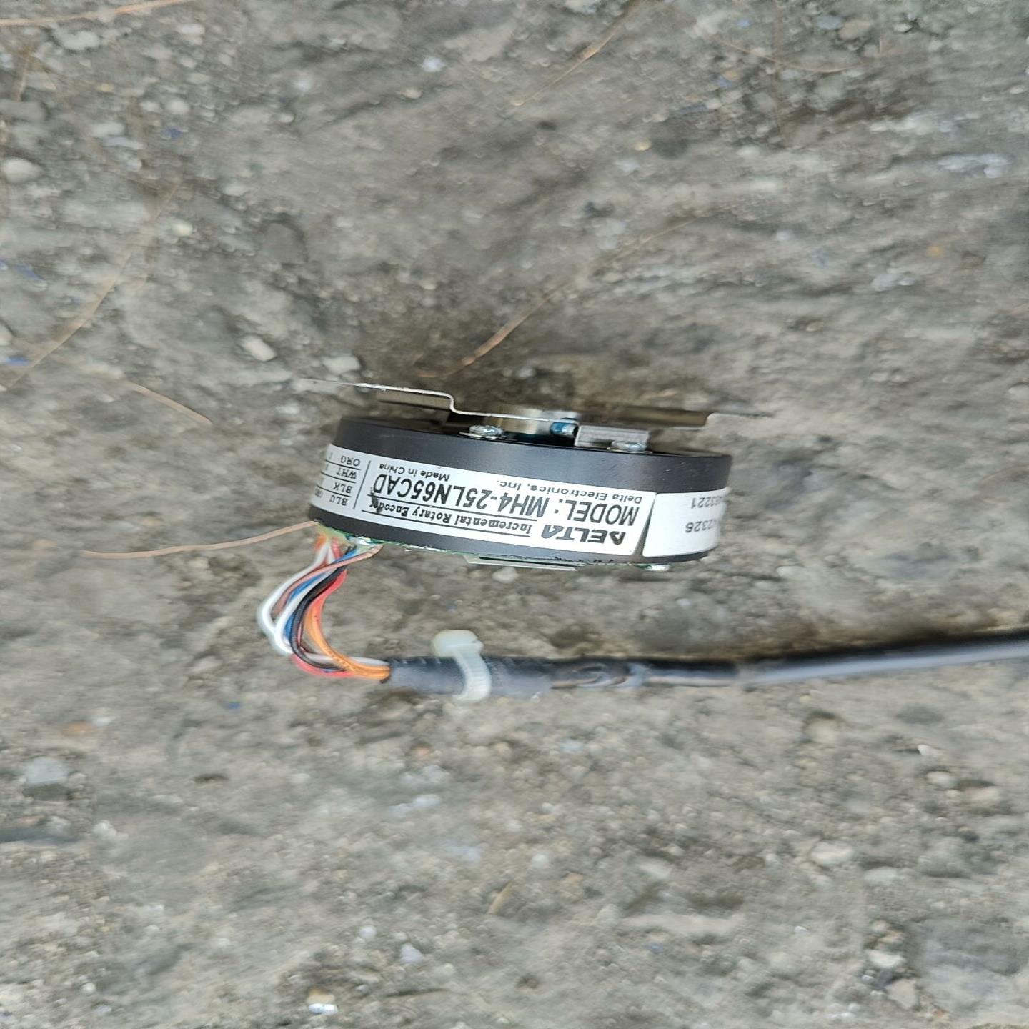 议价台达编码器MH4-25LN65CAD拆机成色不错如图功能