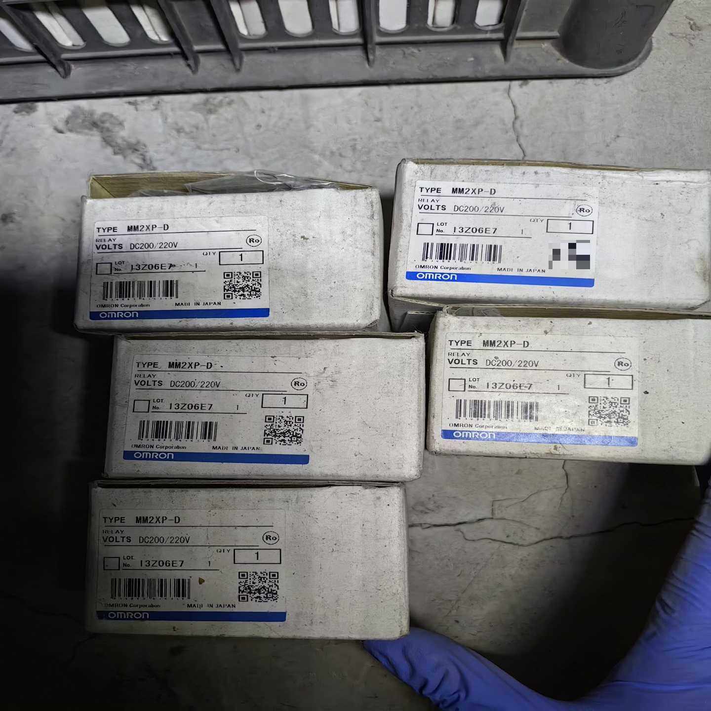 大家好，出欧姆龙MM2XP-D全新原装正品，支持DC200/-询价客服