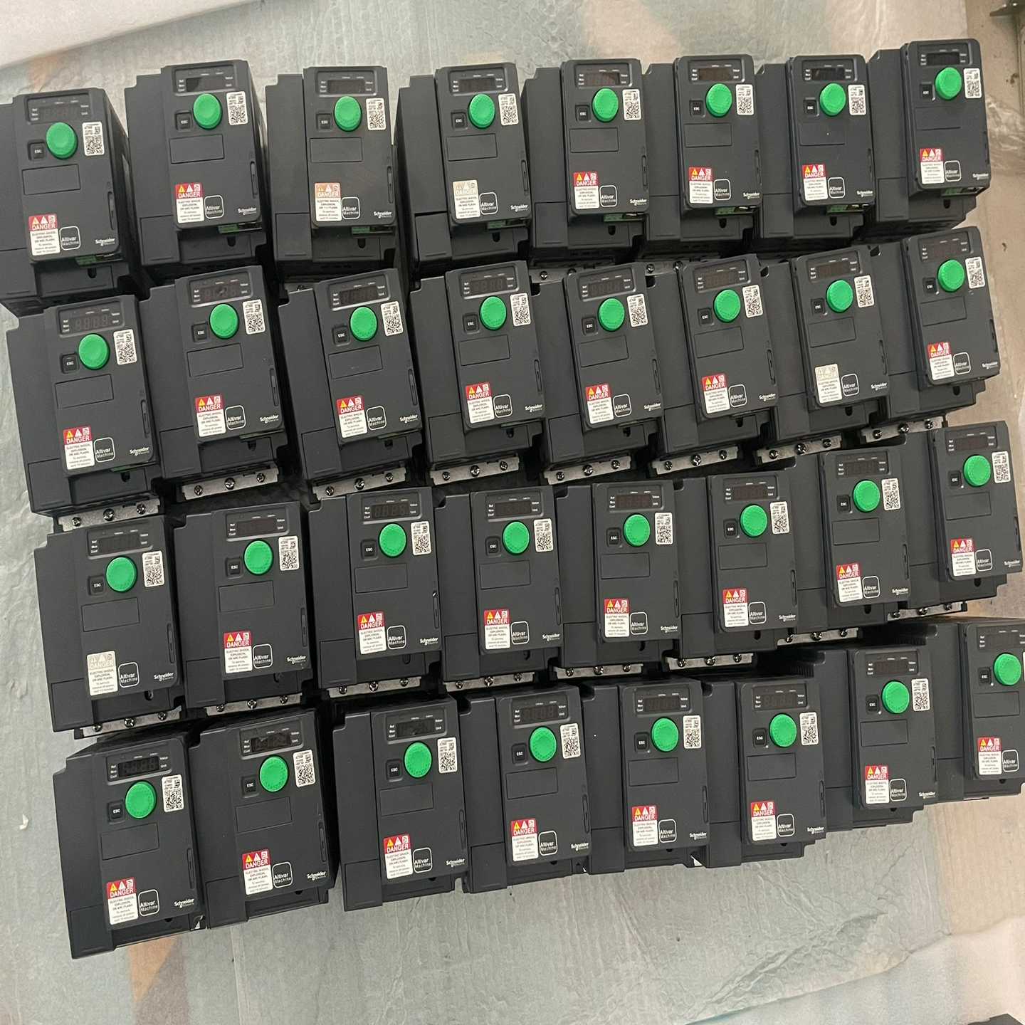 （议价）变频器ATV320U06N4C0.55KW