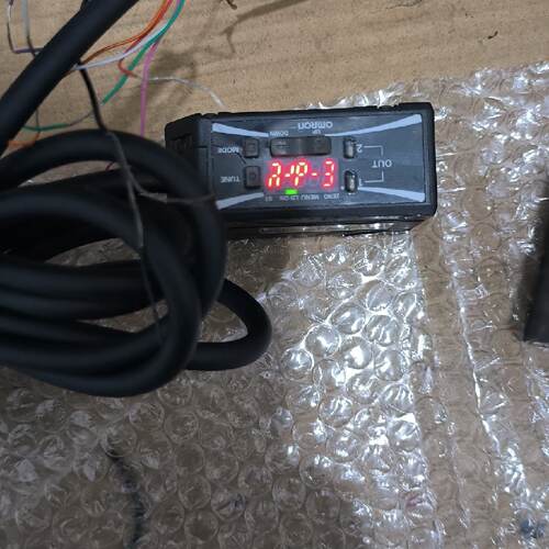 询价/激光位移传感器ZX1LD300A61实