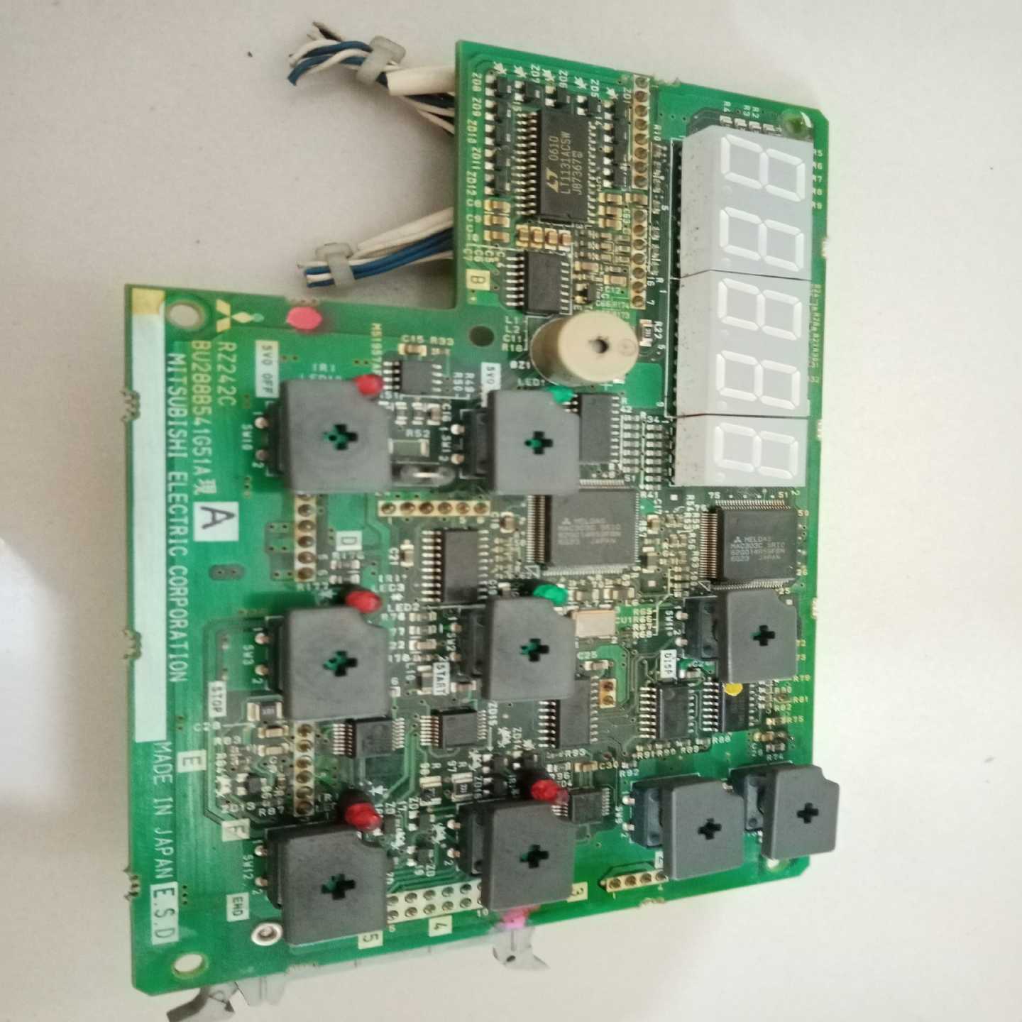 拆机原装三菱CR2B-574显示面板BU288B541G51--议价商品