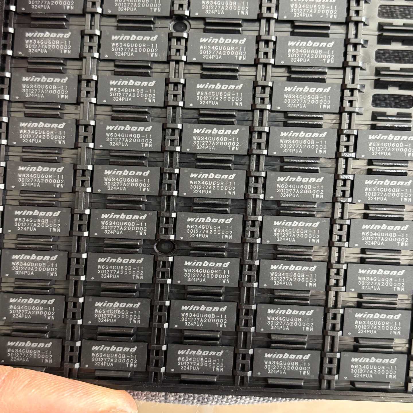 议价内存芯片fW634GU6QB全新46个打包优惠处理现货/维修
