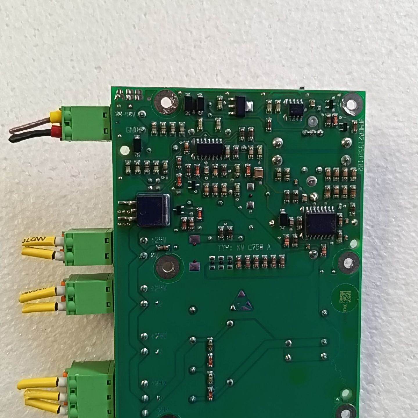ABB ACS5000变频器配件，型号3BHE021951R--议价商品