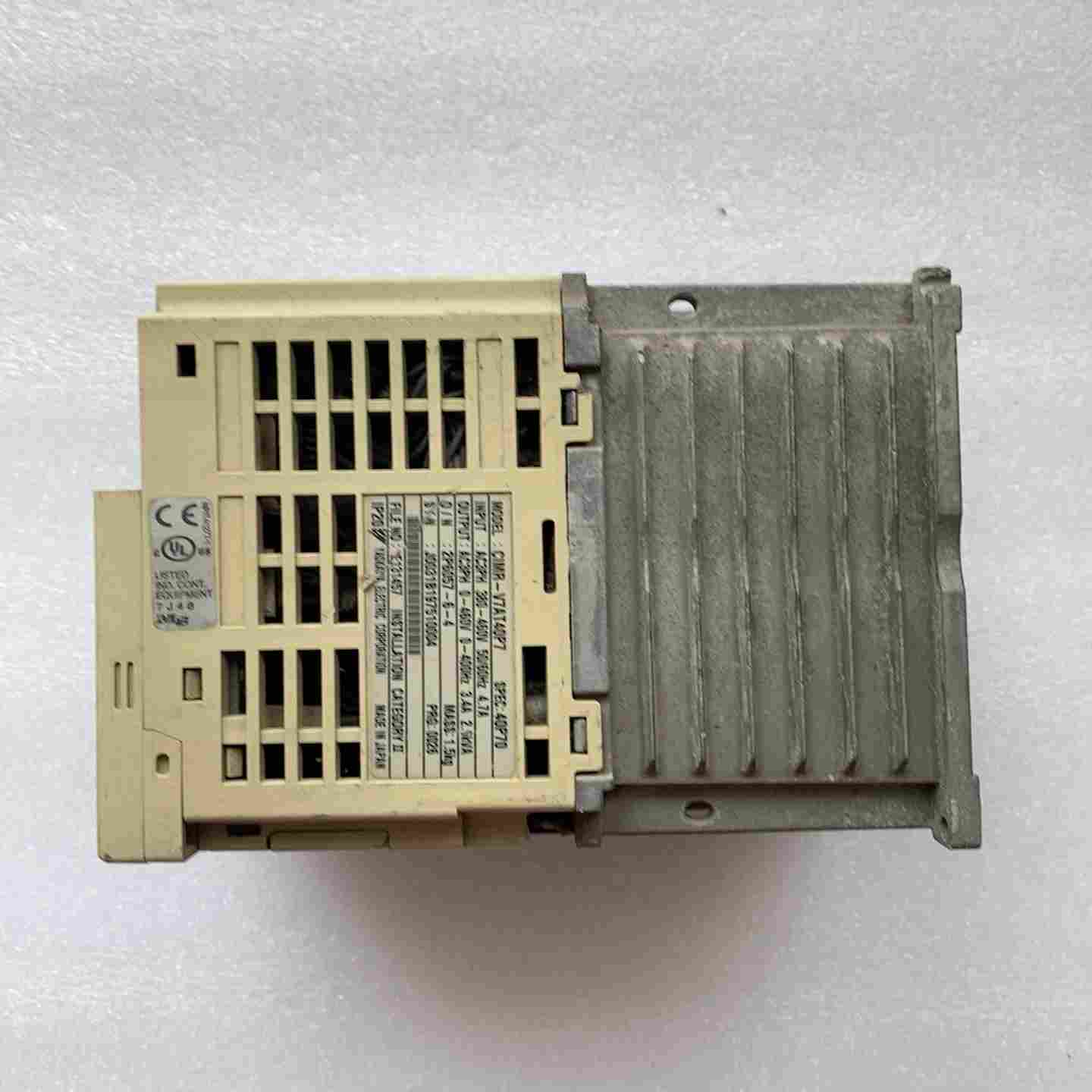 议价安川CIMR-V7AT40P7变频器，0I.75KW三相电输入现货/维修