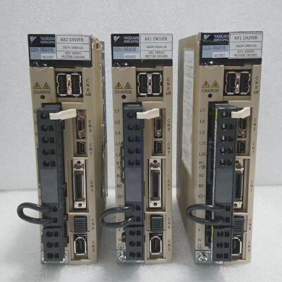 二手YASKAWASGDV1R6A11B002000SERVOPACK1.6A200W1件