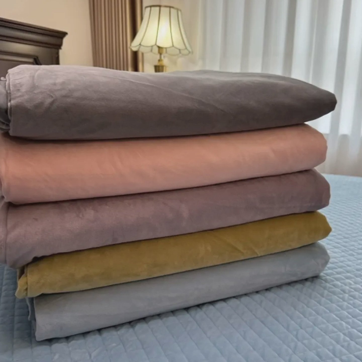 2026年冬季纯色简约轻奢宝宝绒被套加厚三件套保暖床单纯色被套