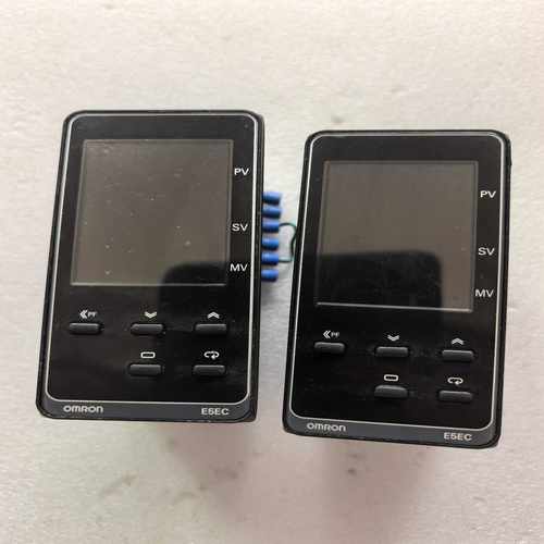 欧姆龙温控器E5EC-RR2ASM-820，两个。实物拍-议价