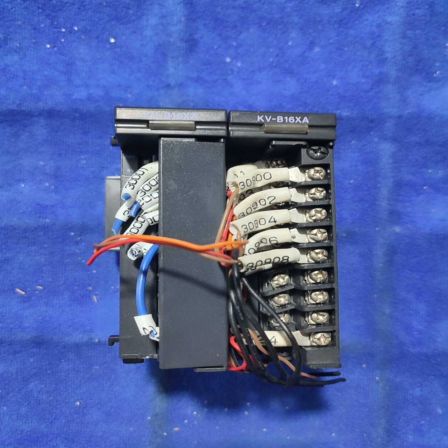 基恩士KEYENCEKV-B16XA输入模块拆机件功--议价商品