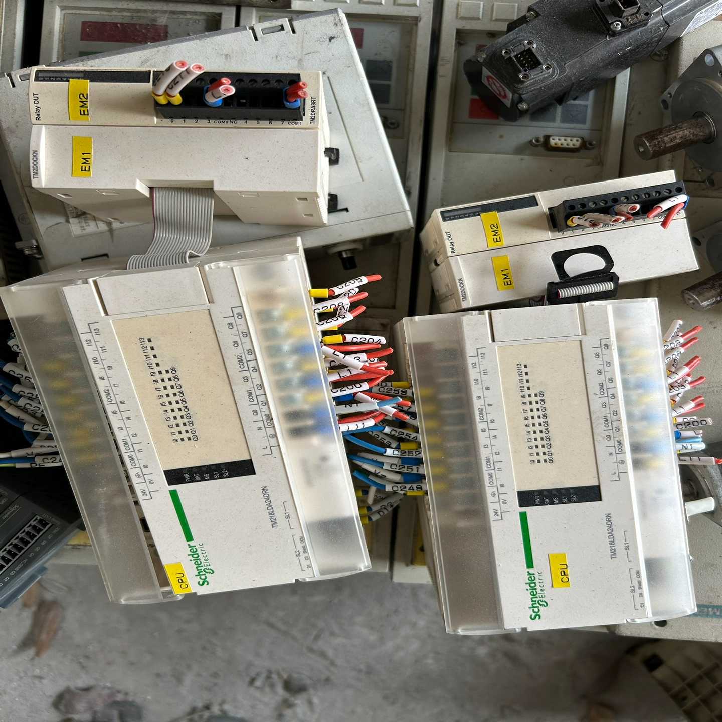 【议价】几乎plc。型号TM218LDA24DRN。拓展另适用