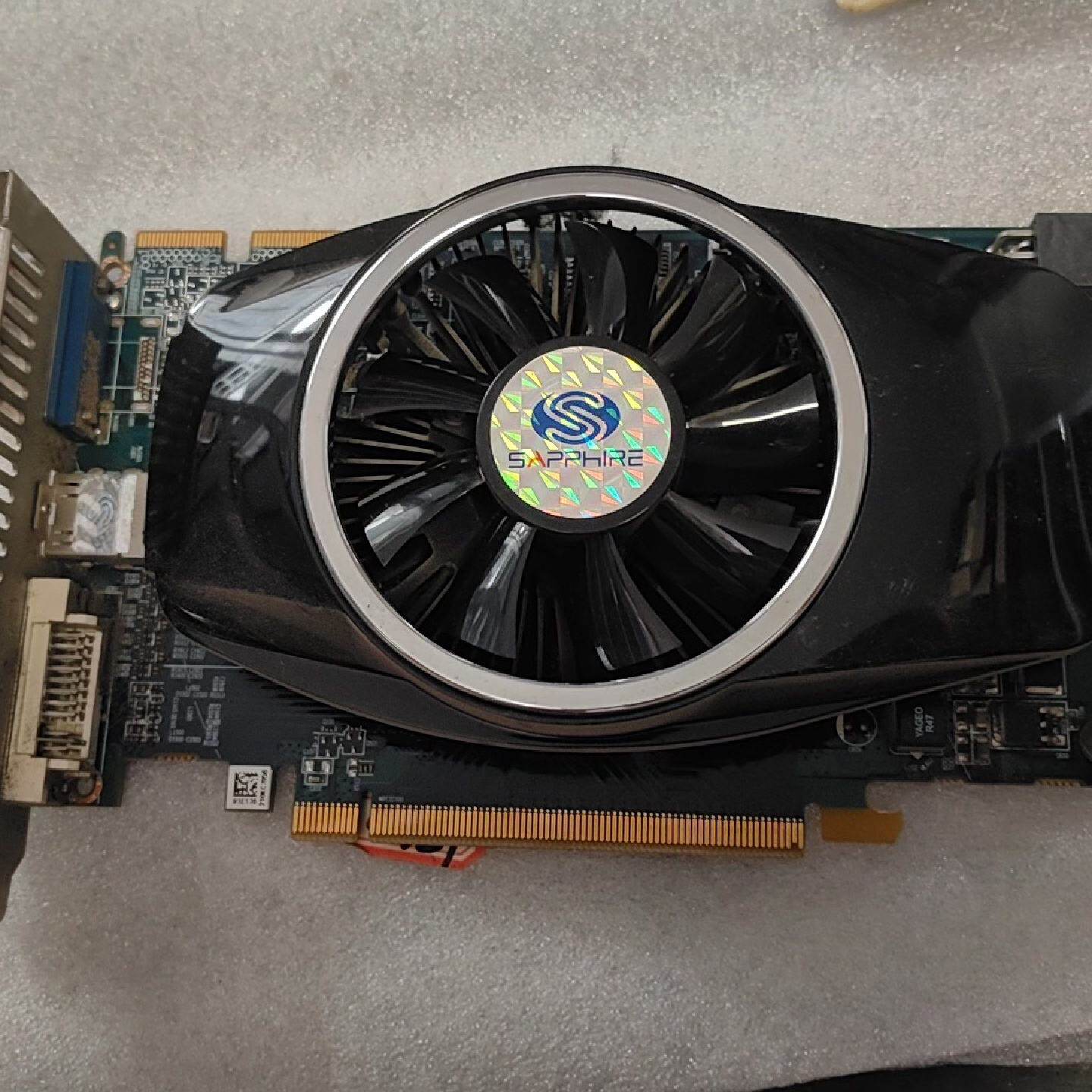 蓝宝石HD6750 2G显卡，带HDMIDVIVGA接口--议价商品