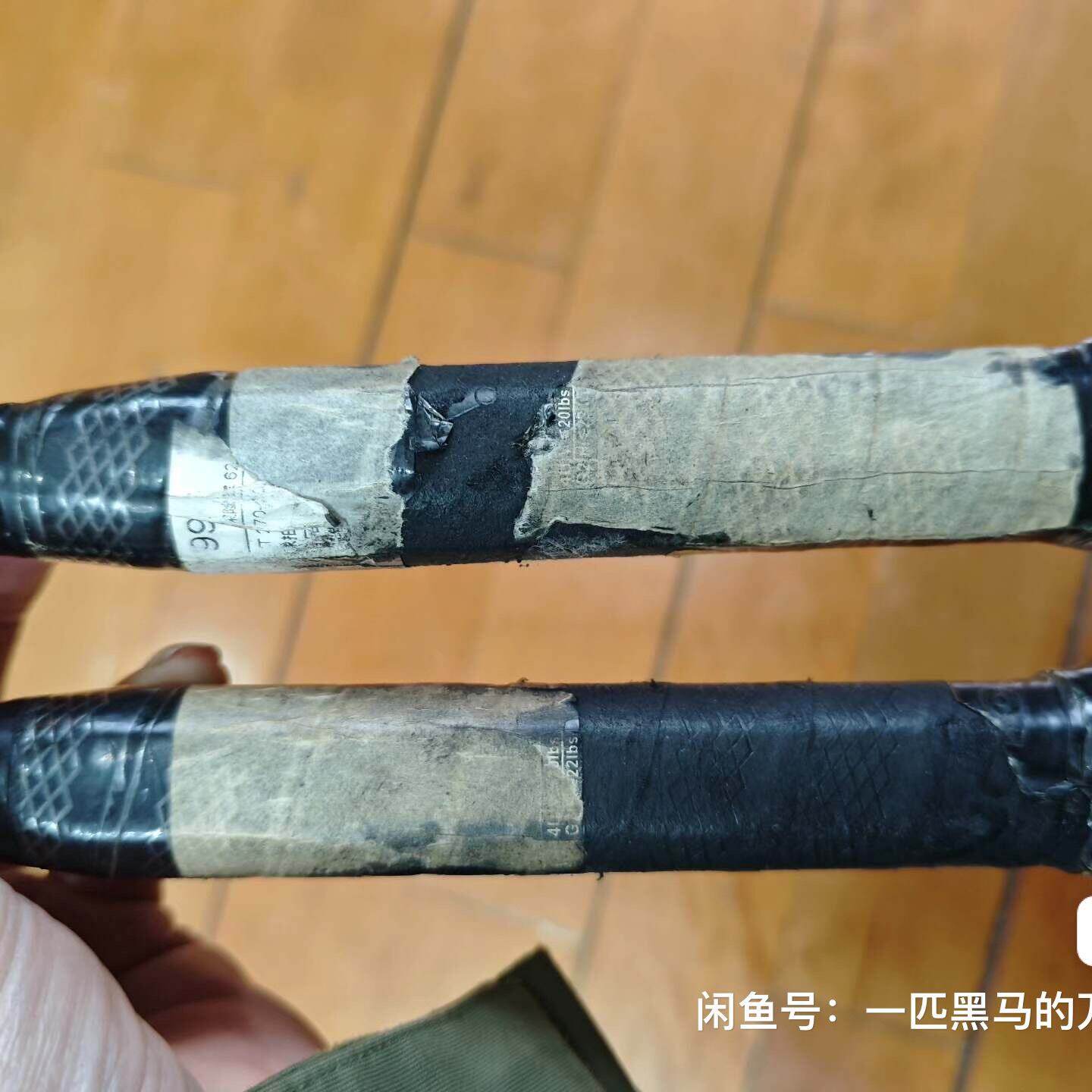 维克多探险家6299羽毛球拍，成色还不错，磨损小，就把手胶要--议