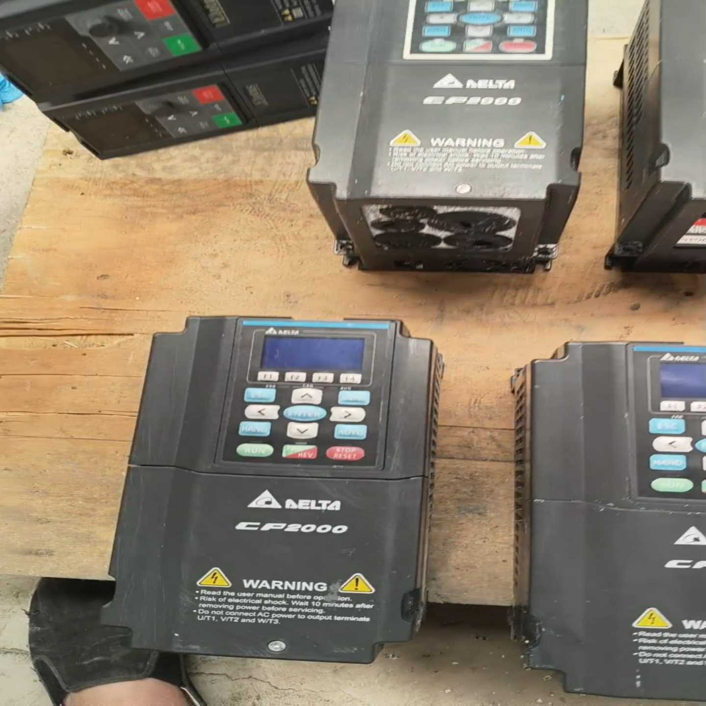 台达CP2000-5.5KW变频器八台，成色自定义，个别的表询价