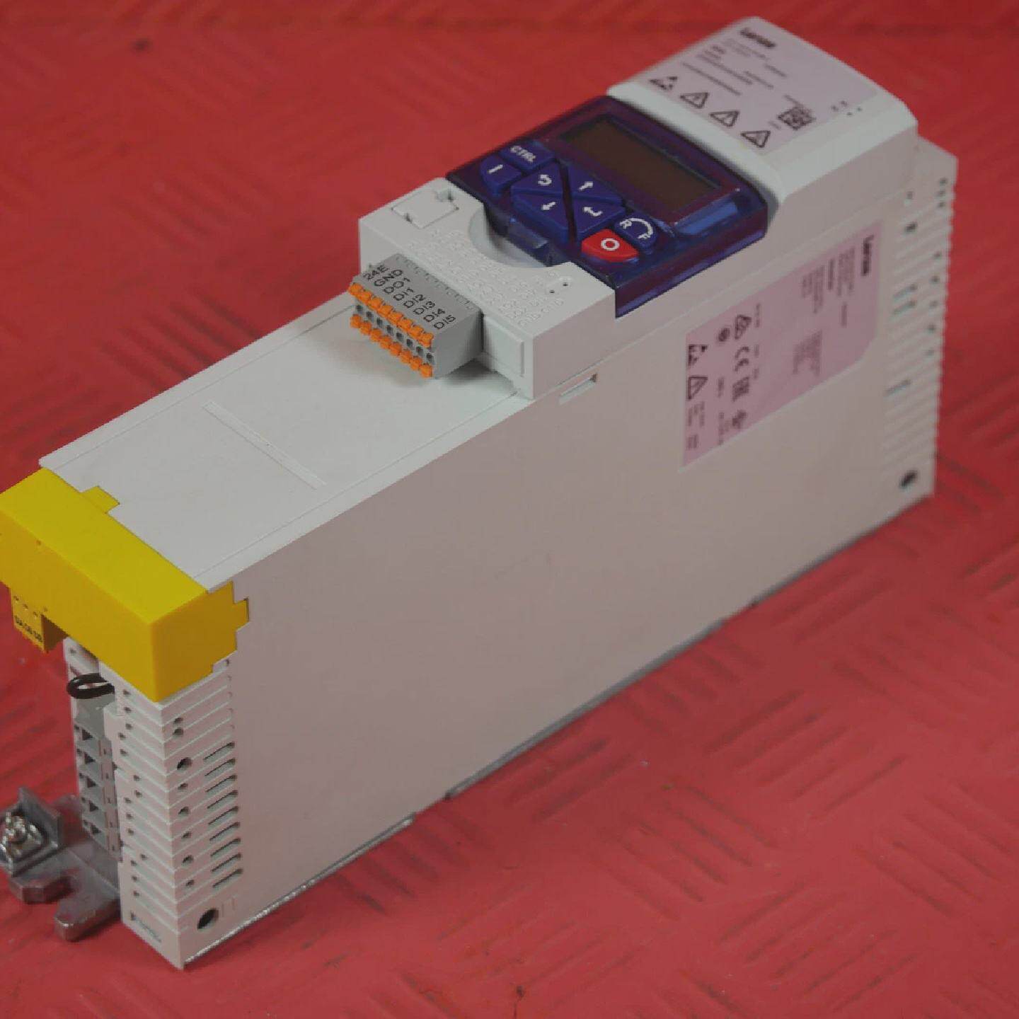 Lenze I55AE222F1AV10004S Inverter i550  Bedienpanel sofort l - 实物图
