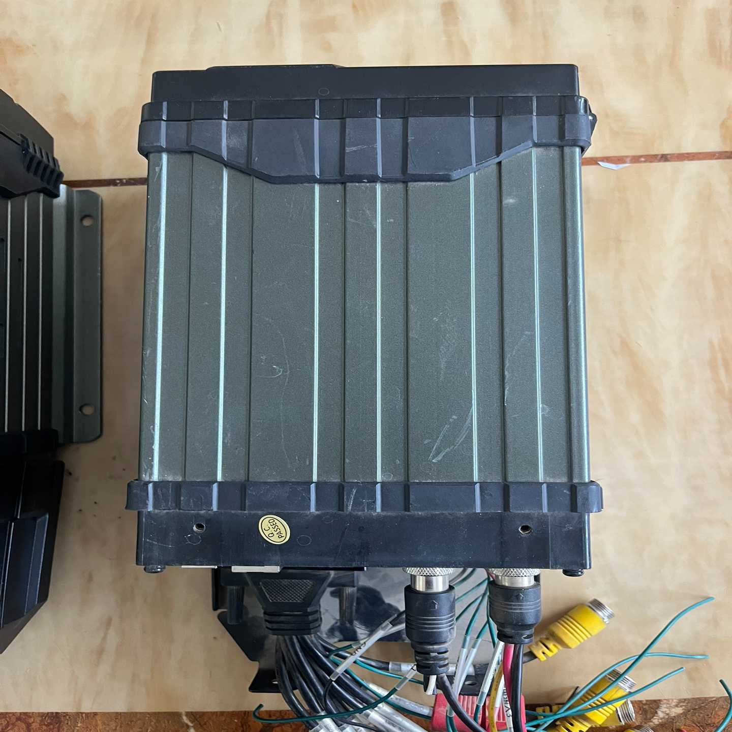 有两台锐明车载监控拆机设备，功能包好，正常使用拆下的，会搞的