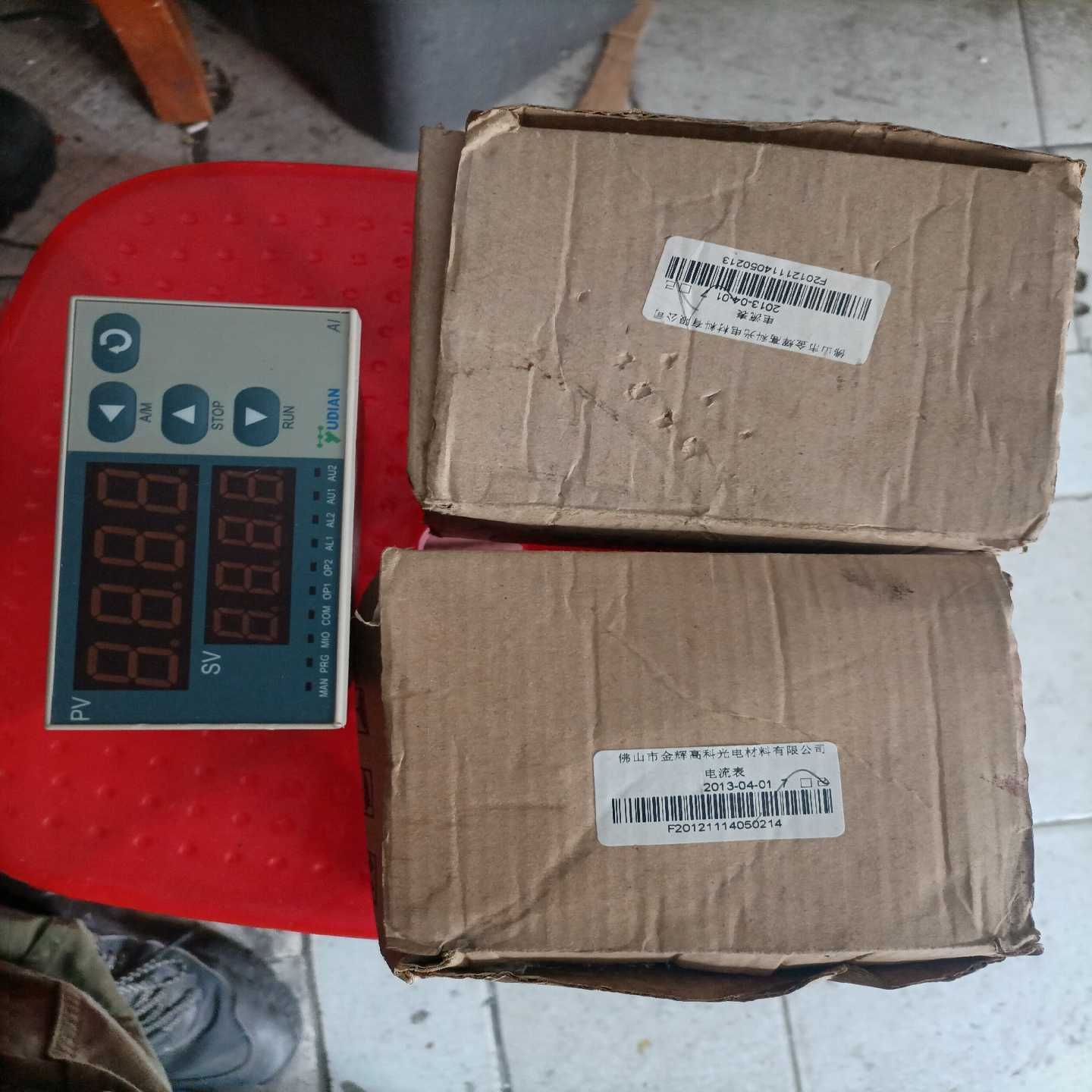 咨询-宇电仪表AI-6011型交流电流测量仪，两个带包装，一个