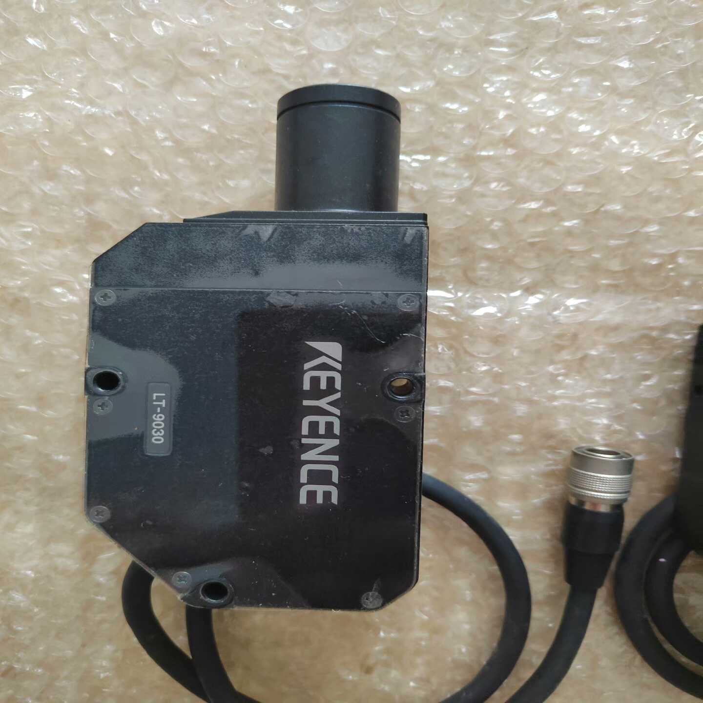 基恩士传感器LT-9030，实物如图！【询价】