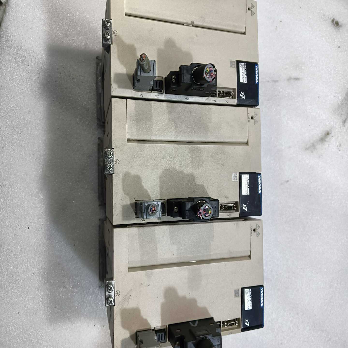 安川7代3KW伺服套装，驱动器SGDS-200A00A002--议价商品