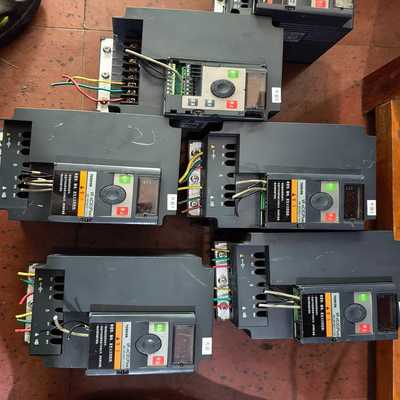 东芝变频器VFNC3C-4037P，3.7KW，三相380V--议价商品