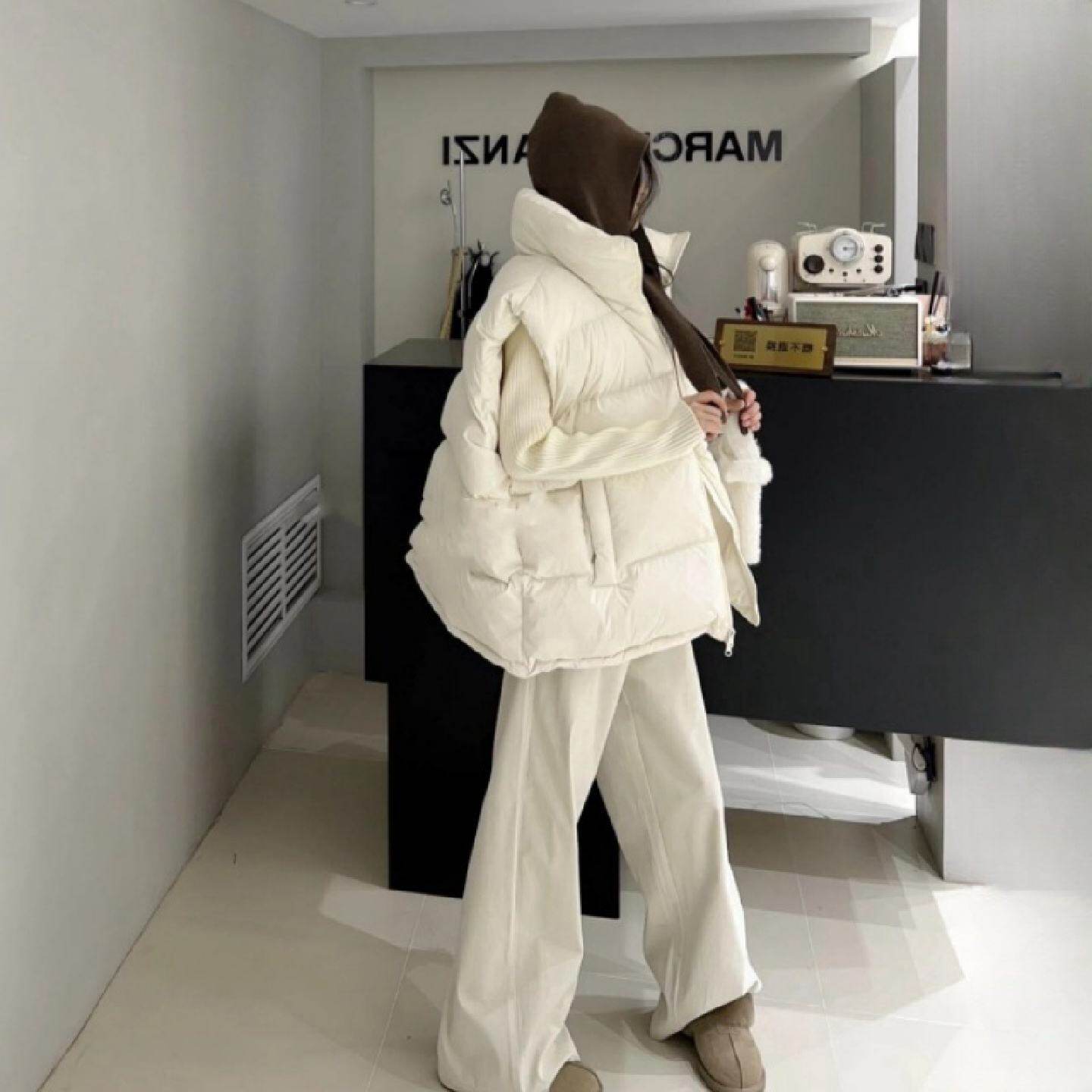 羽绒马甲背心女白色秋冬高级感外穿2025新款坎肩马夹轻薄宽松外套