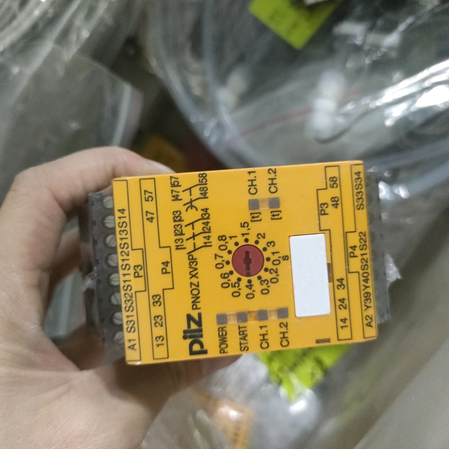 询价PILZ皮尔兹安全继电器PNOZXV3P777512