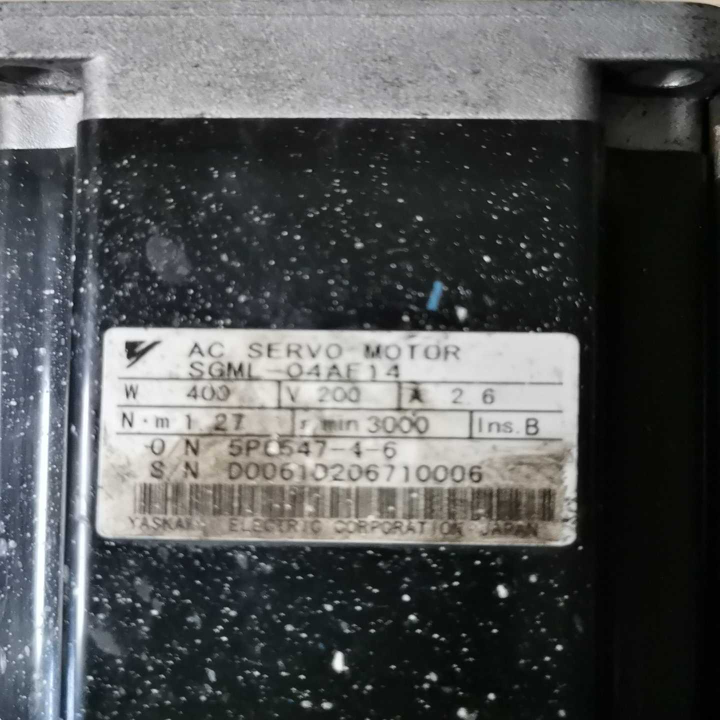 安川伺服电机SGML-04AF14，200W功率，3000转-议价