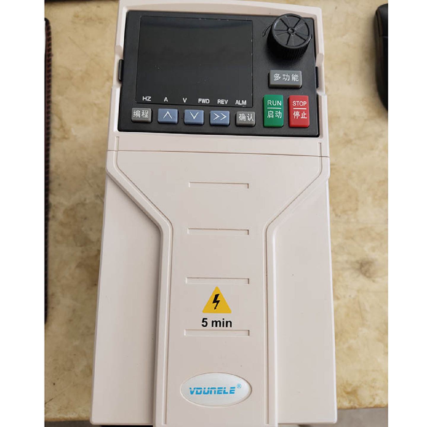 议价上海维盾VFD6900CG5R5P7R5T4变频器5.5KW380V调速器全新原装图片