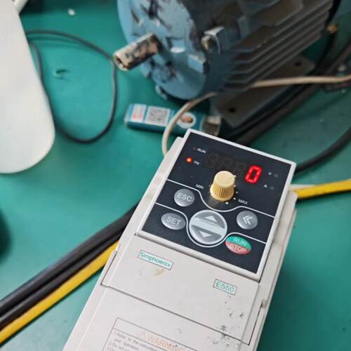 询价/四方变频器0.4KWE5502S0004成色如图功能