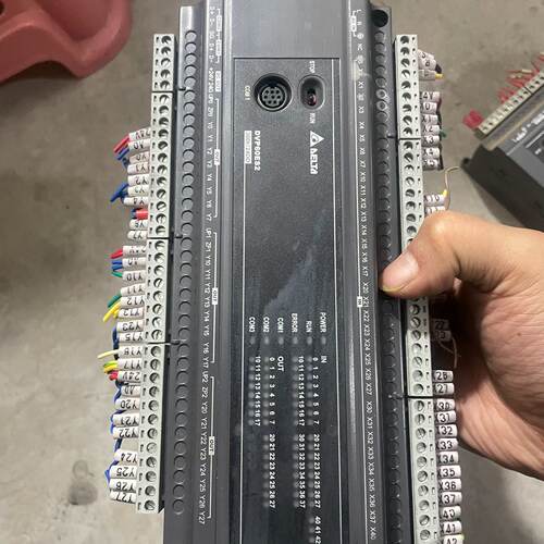 溢价-台达模块DVP60ES200T质量保证外壳破了一点便宜