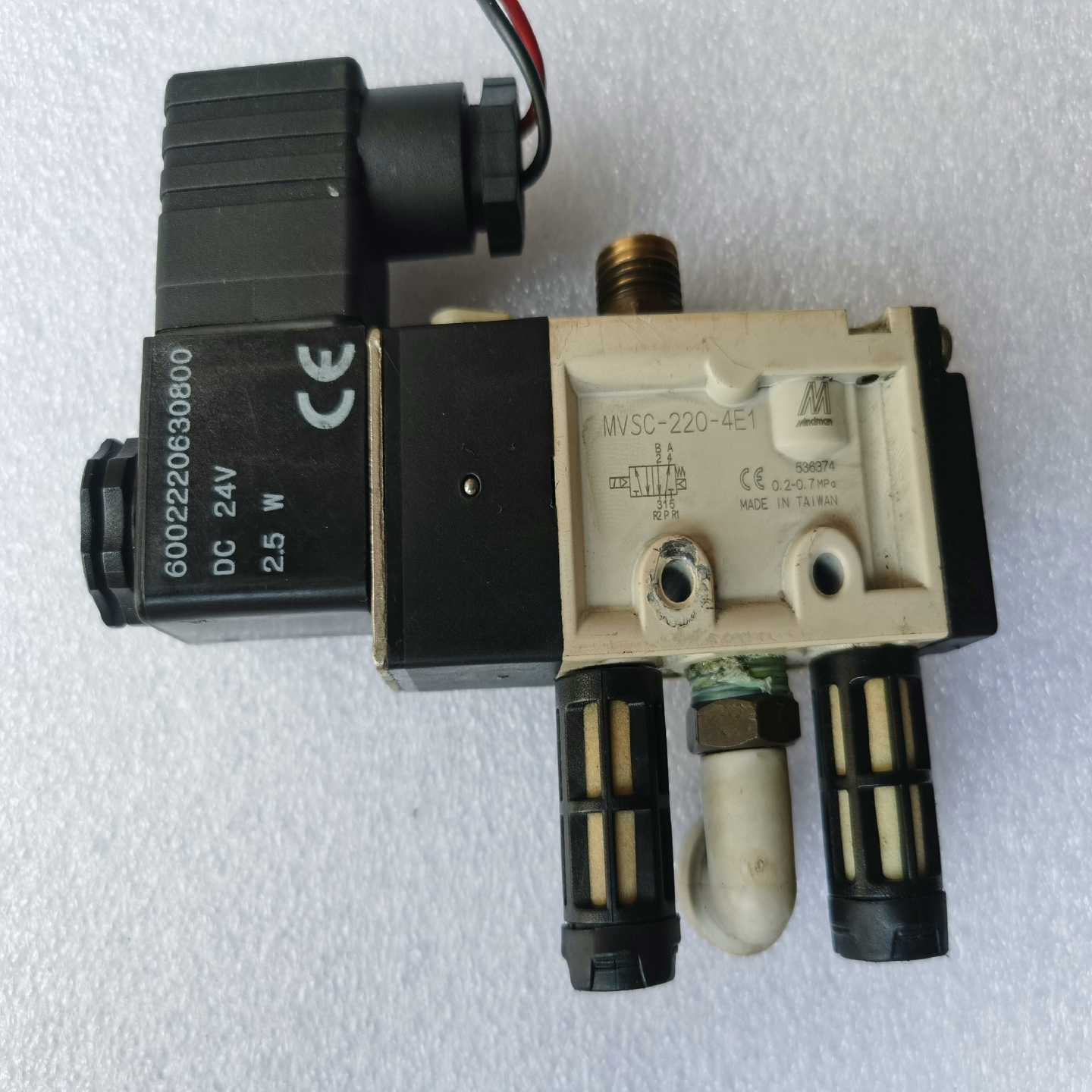 咨询-台湾金器电磁阀MVSC-220-4E1件成色如图