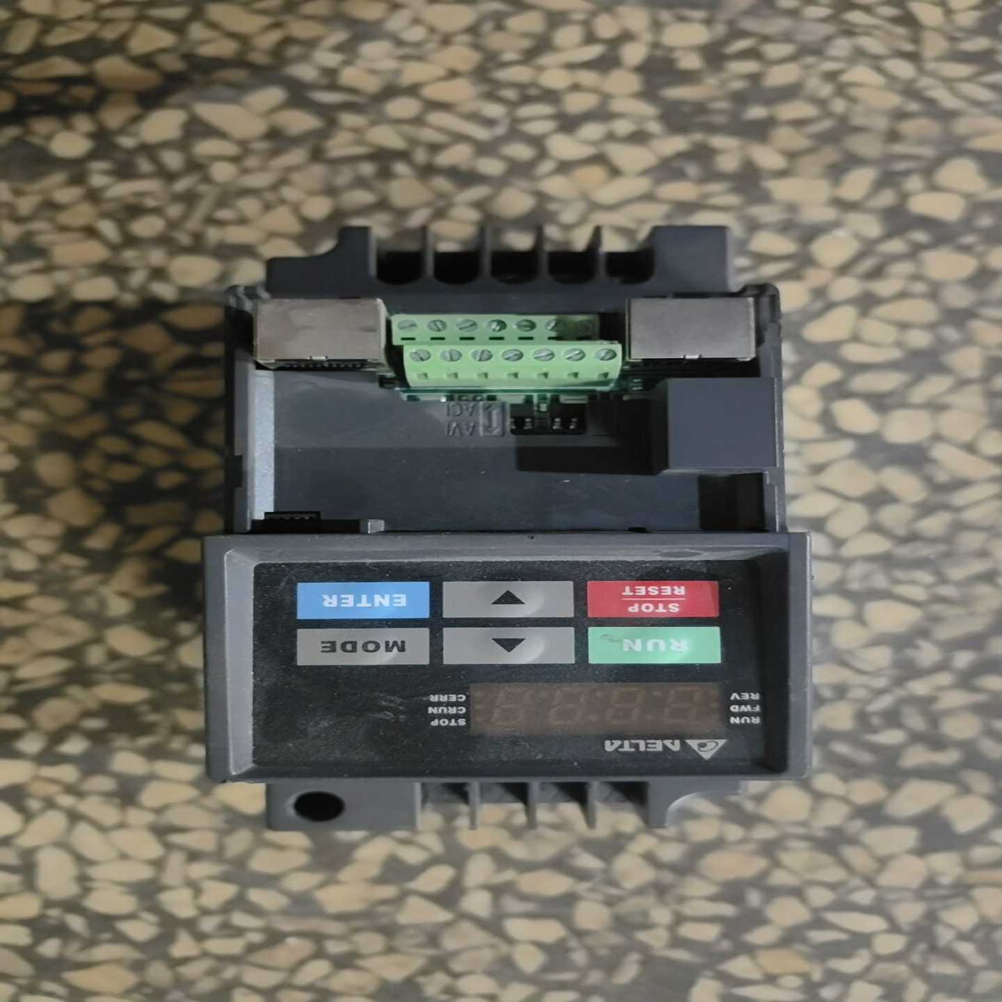 台达变频器VFD004EL21C询价