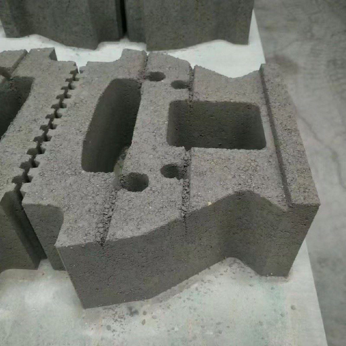 生态挡土鱼巢砖自嵌式挡土块砌块河道护坡干垒式挡土块水泥混凝土,基础建材,基础材料,淘宝优惠券,粉丝福利购,淘宝优惠卷