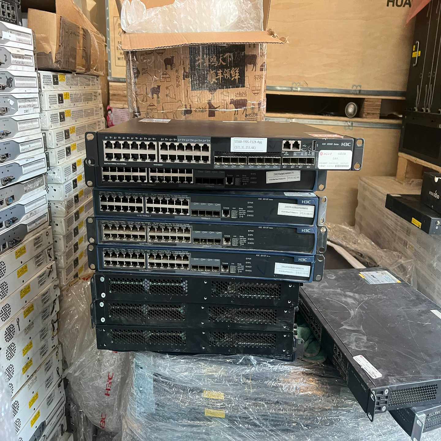 华三/H3C S5560X-30C-EI  24个千兆电口(