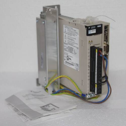 YASKAWA SGDV2R8AE1A SERVOPACK WITH OPTIONAL MODULE SGDV0CB01
