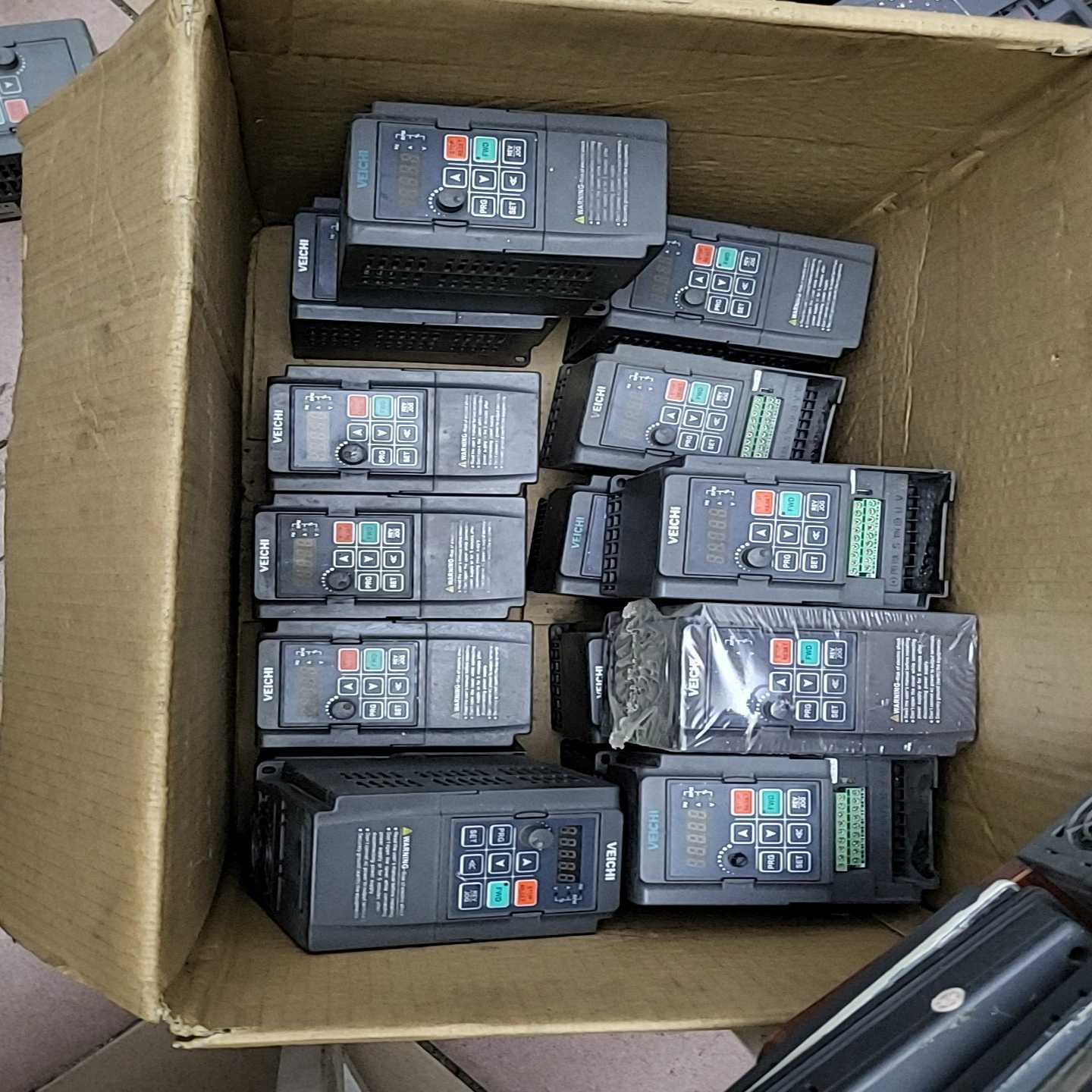 伟创变频器AC68BH-T3-1R5G，1.5KW三相，38--议价商品