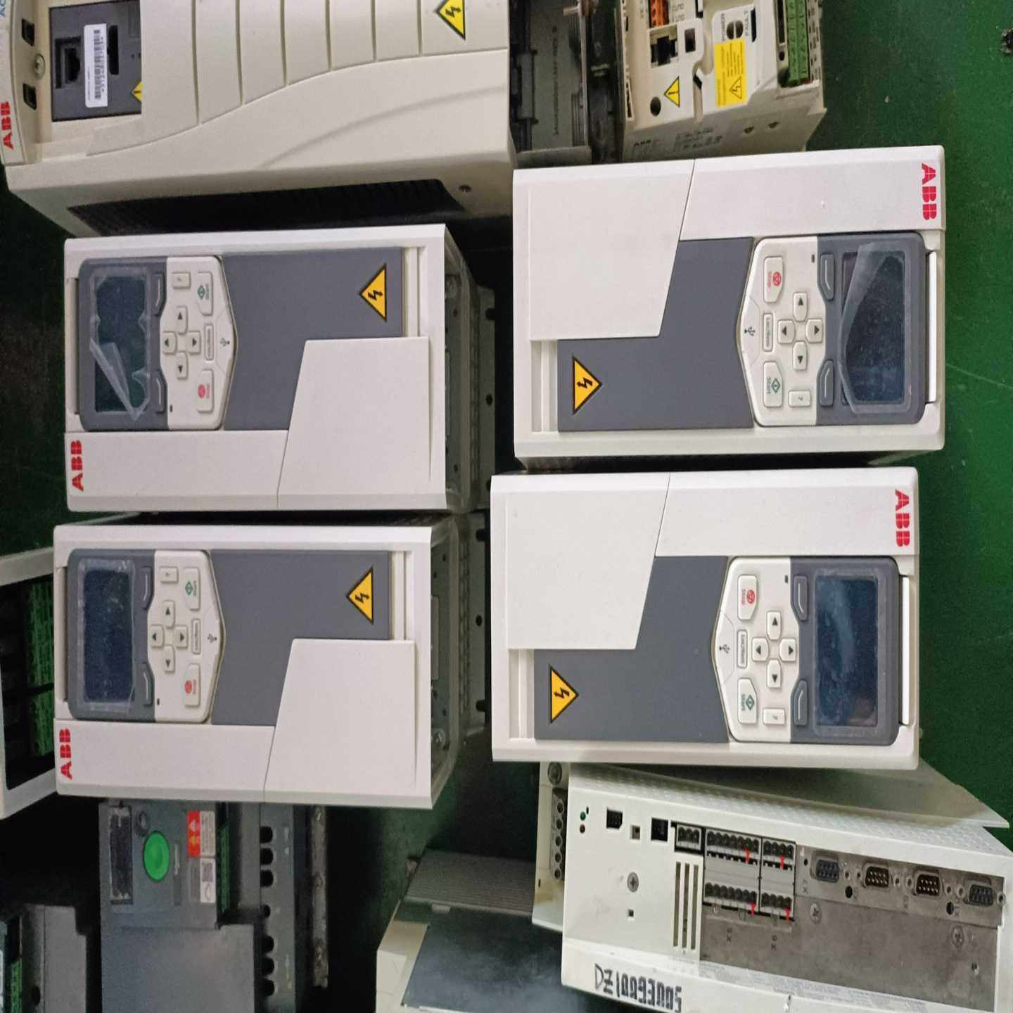 变频器ACS580-01-09A5-4，4kw