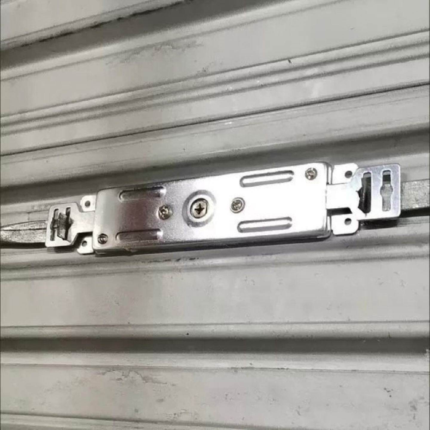 卷闸门锁通用型卷帘门锁十字防盗车库圈配件连拉闸锁中间开铜芯