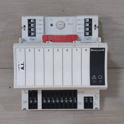 Honeywell XF821A Pluggable Panel Bus Analog Input Module wit