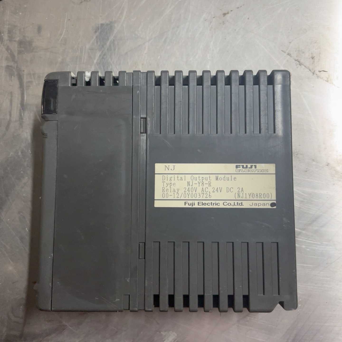 询价汇川750W伺服驱动器电机IS620NS5R5I议价 - 实物图