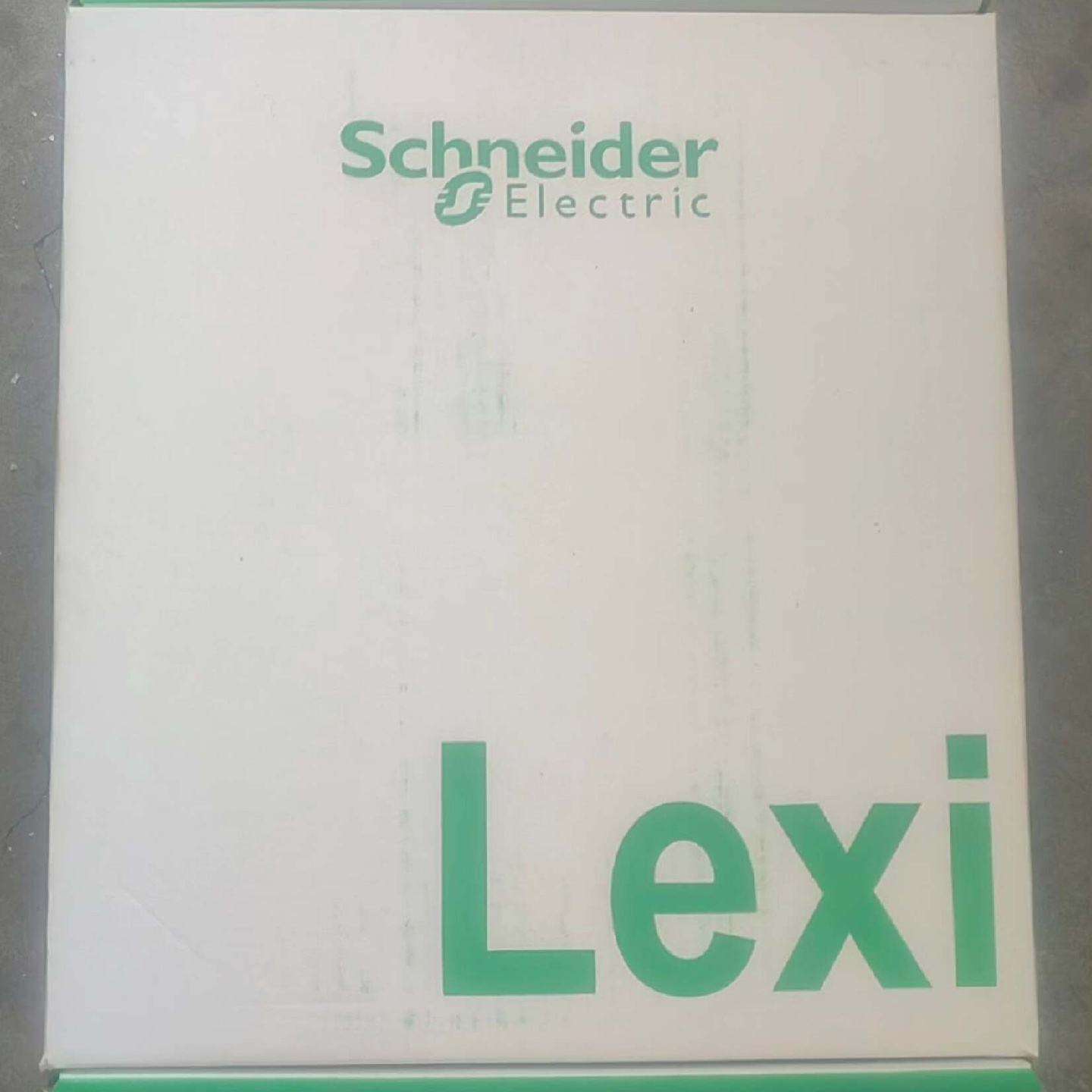 施耐德伺服驱动器LXM32SD72N4全新带包装6台全新的--议价商品