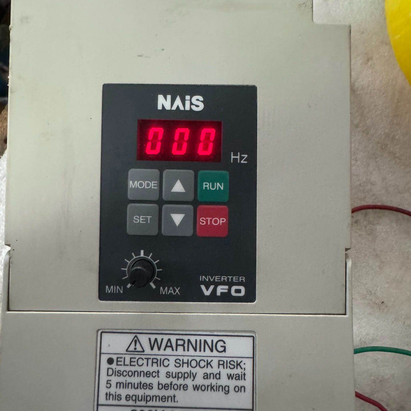 【询价】INVERTER变频器0.75KW，AC220V，成色如图适用