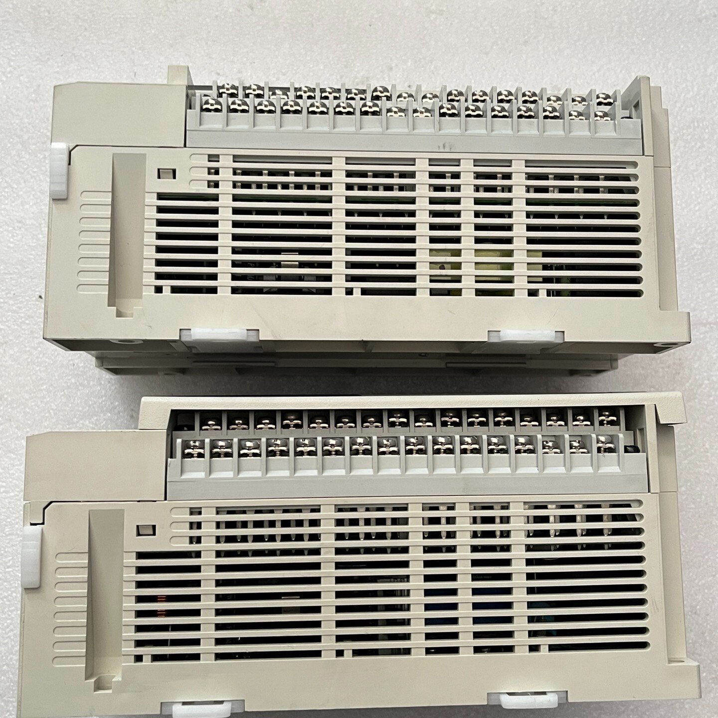 三菱PLCFX3U48MRESA二手拆机原装正品