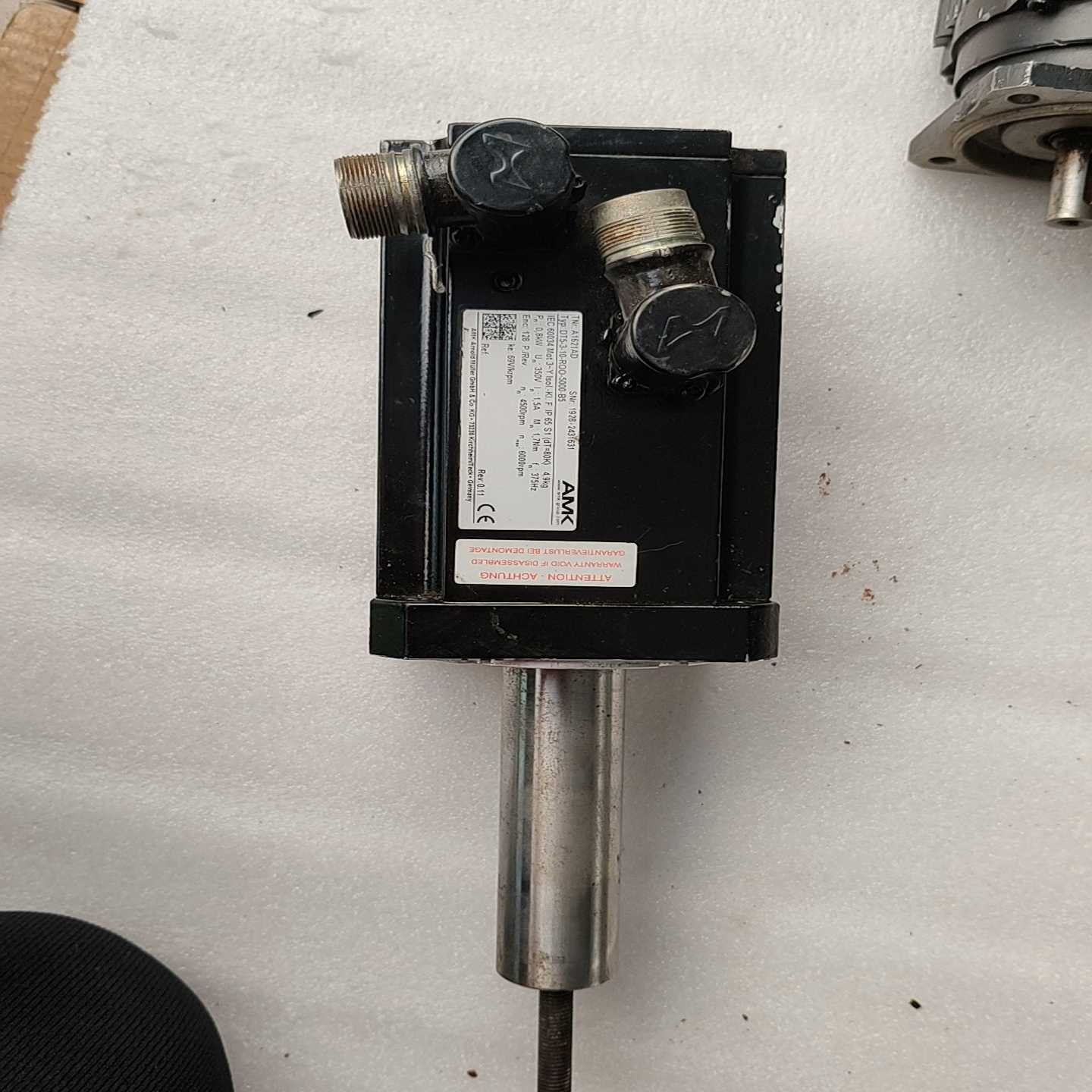 AMK伺服电机DT5-3-10-R00-500-B5-议价