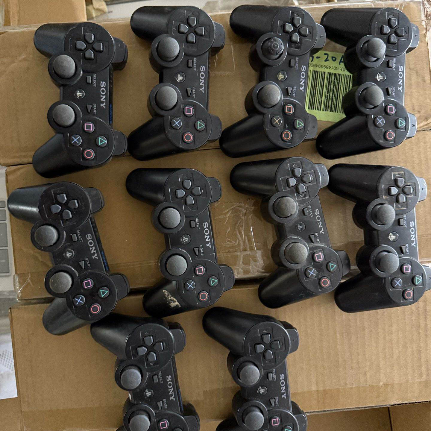 索尼PS3手柄，黑色，图片实在图，成色有使用痕迹，按键都-议价