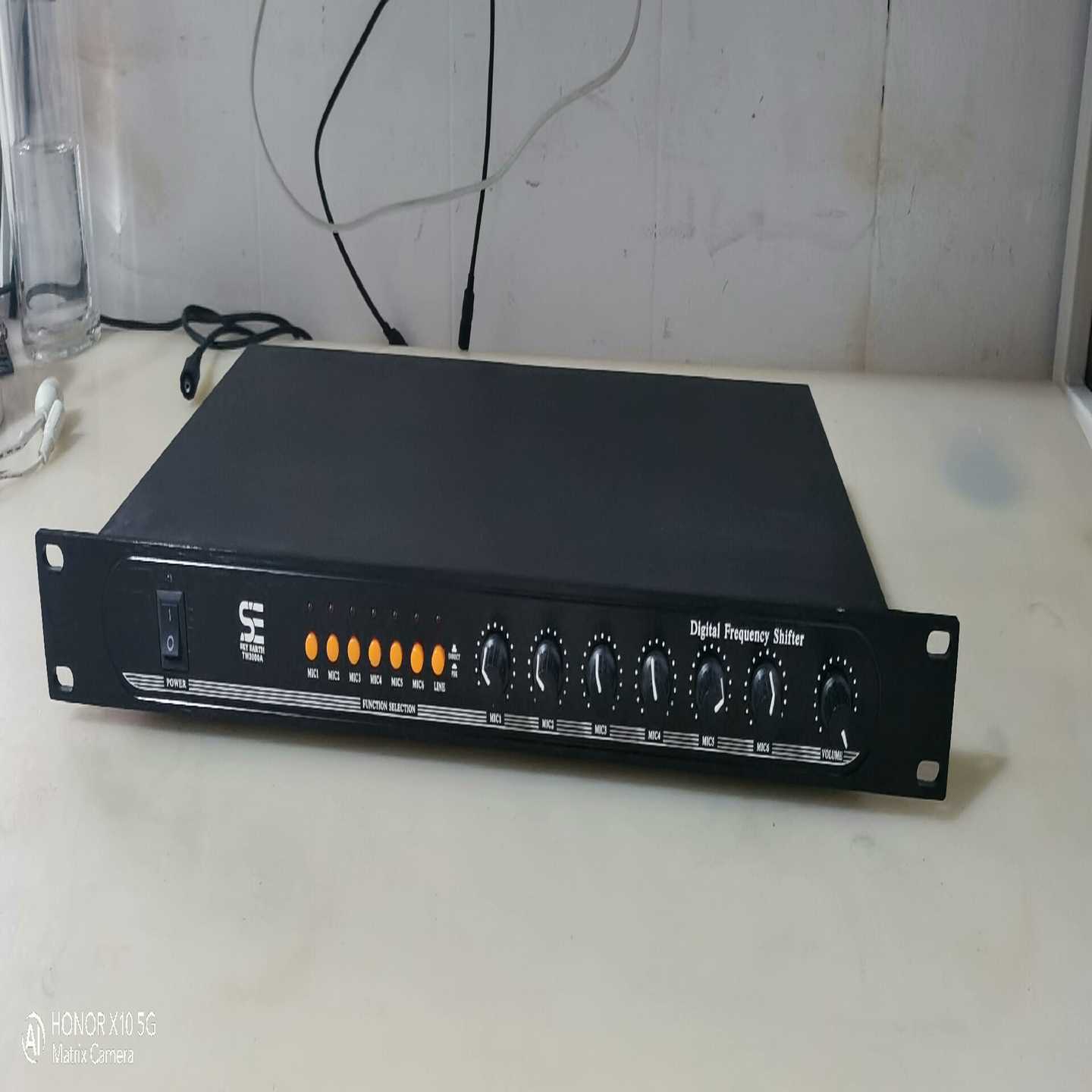 询价SKYEARTHTM3000A,效果器，实物图。