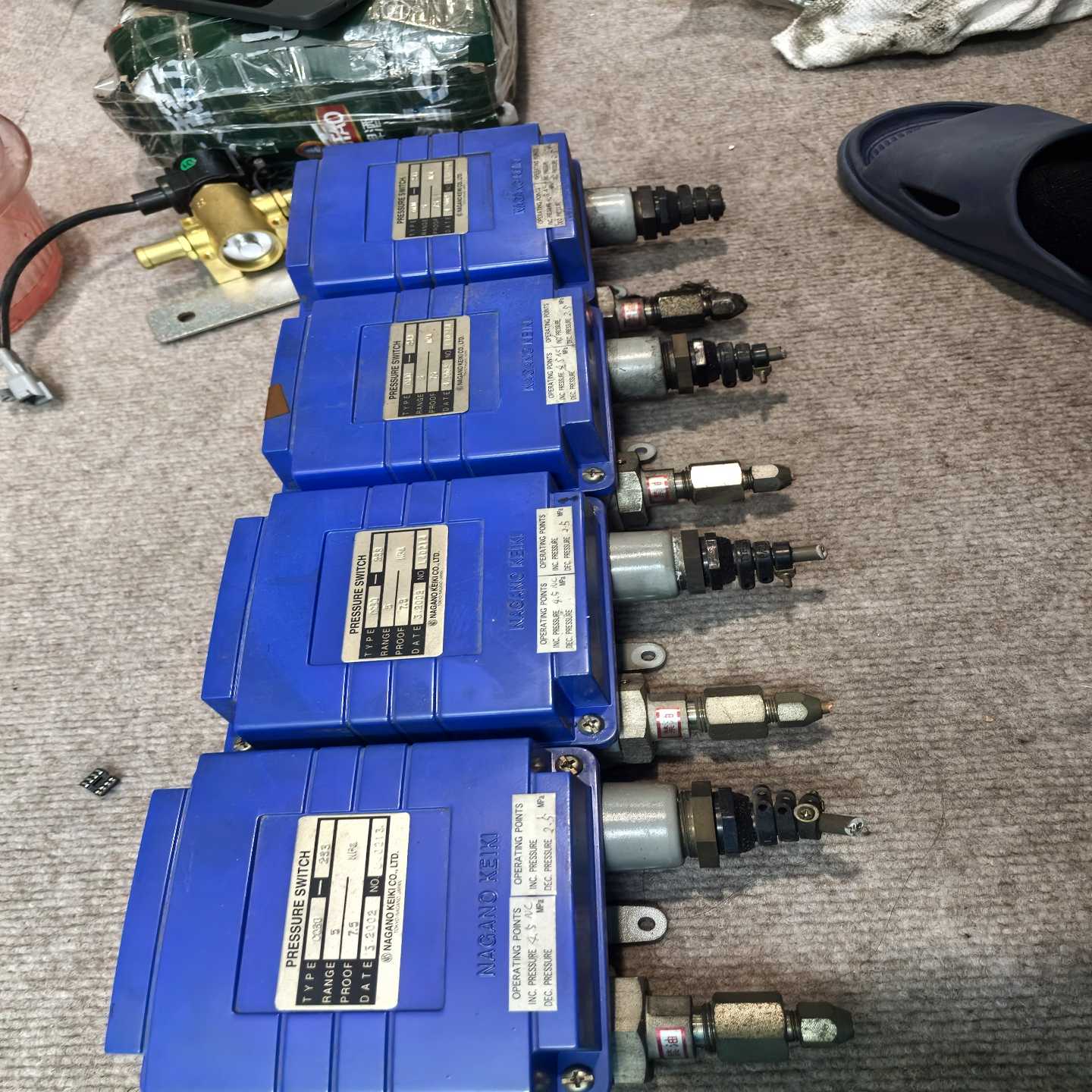 日本长野压力开关，型号CQ30-233，量程0-5MPa，轻-议价