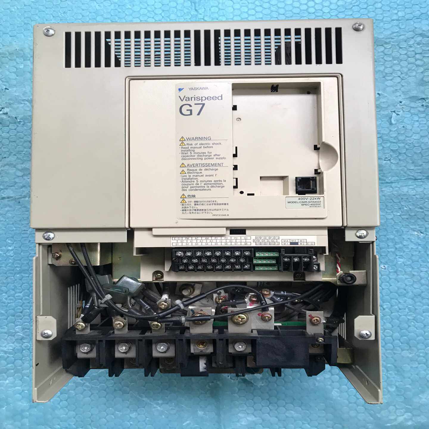 安川变频器CIMR-G7A402222KW  没有面板议价商品