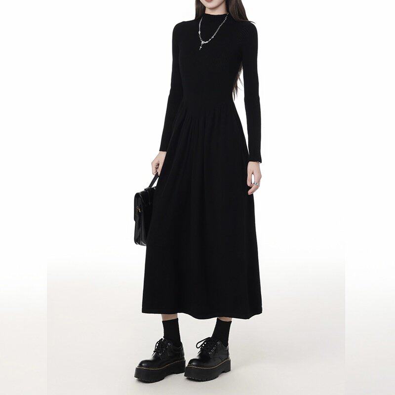 黑色半高领长袖连衣裙女2025秋冬新款小个子收腰显瘦修身中长款裙