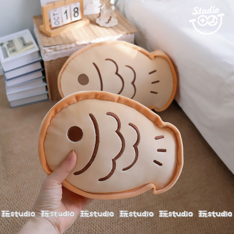 可爱鲷鱼烧抱枕客厅沙发装饰靠枕床头靠背办公室午睡腰靠车载靠垫