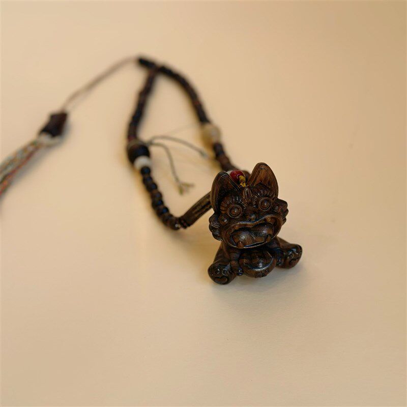 新品瓦猫神兽木雕挂件手把件檀木猫咪招财云南灵兽汽车挂件送礼