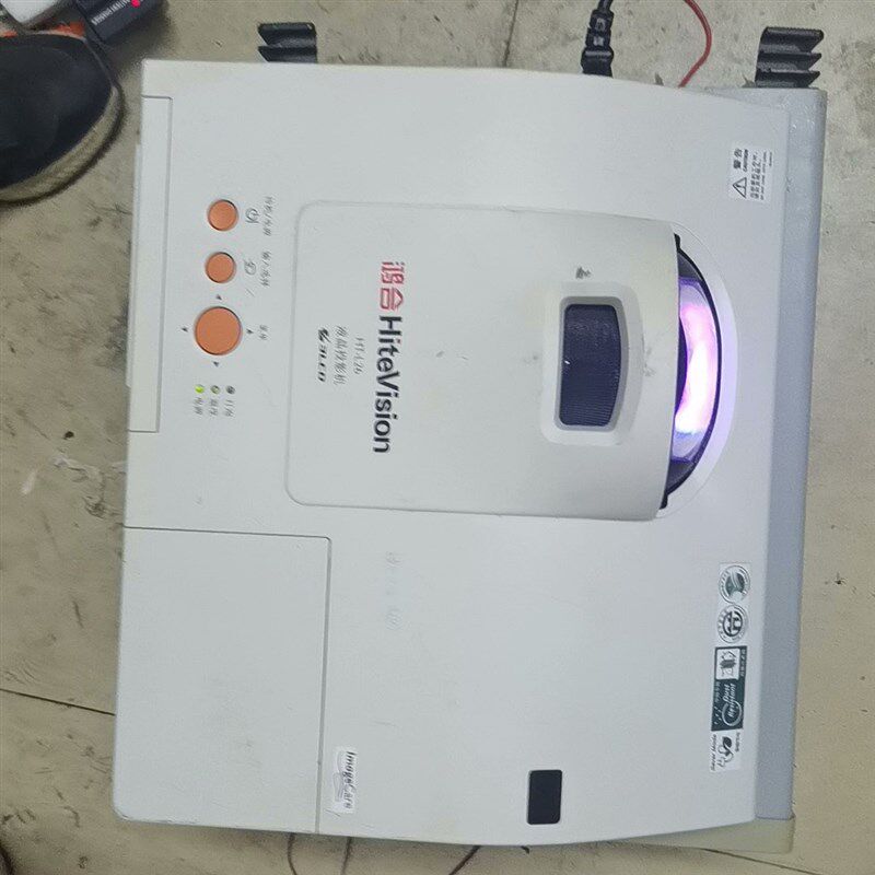 鸿合液晶投影仪 二手投影仪 L26型号